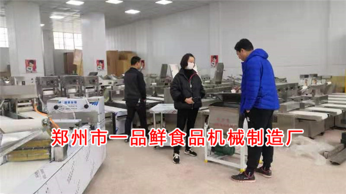 洛陽(yáng)客戶訂購(gòu)350型全套燴面機(jī)(圖2) 洛陽(yáng)客戶訂購(gòu)350型全套燴面機(jī)(圖2)