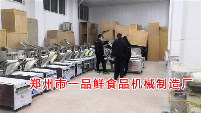 北京客戶訂購(gòu)面館用燴面機(jī)(圖3) 北京客戶訂購(gòu)面館用燴面機(jī)(圖3)