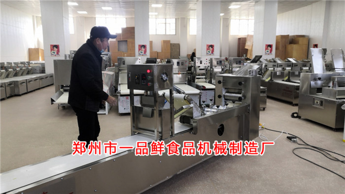 駐馬店客戶訂購的5型燴面機(jī) 駐馬店客戶訂購的5型燴面機(jī)